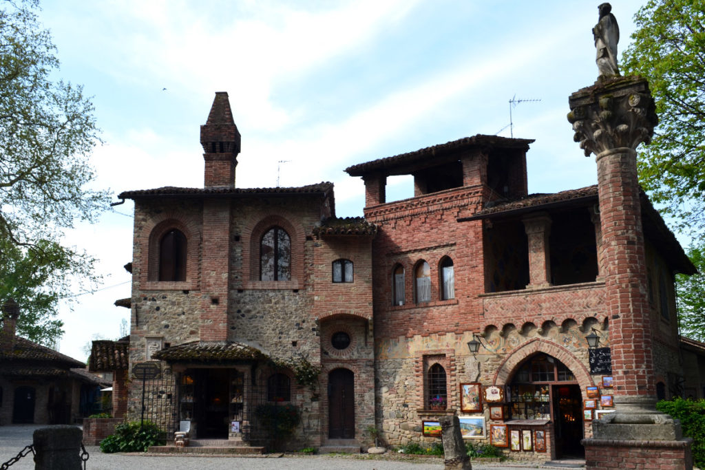 Italy: Grazzano Visconti