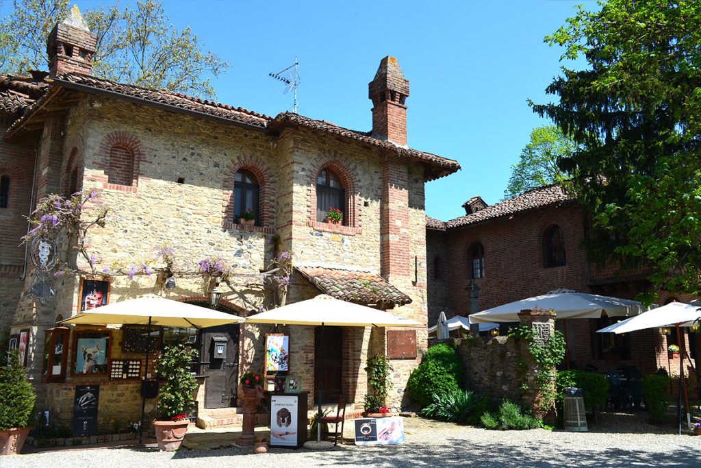 Italy: Grazzano Visconti