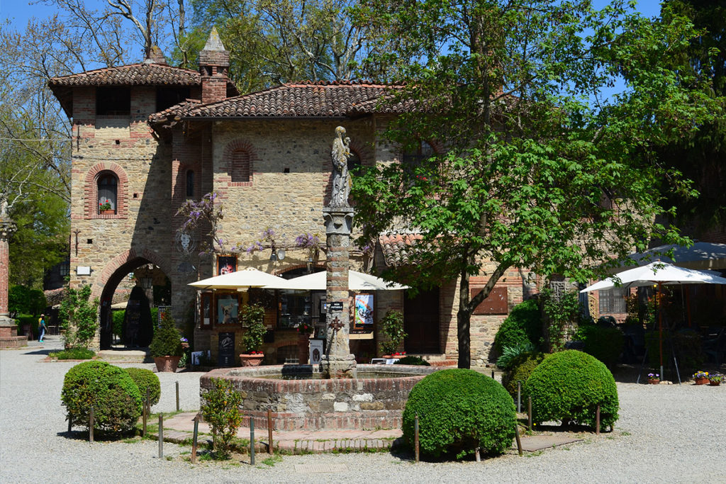 Italy: Grazzano Visconti